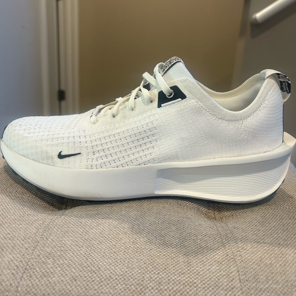 Nike interact Run men’s shoes - size 9.